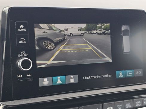 Used 2025 Honda Odyssey Touring image 33