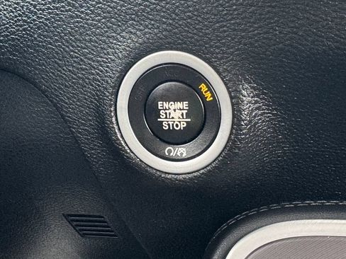 Used 2021 Dodge Challenger R/T Scat Pack RWD image 28