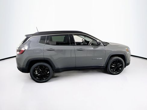 Used 2022 Jeep Compass Limited image 4