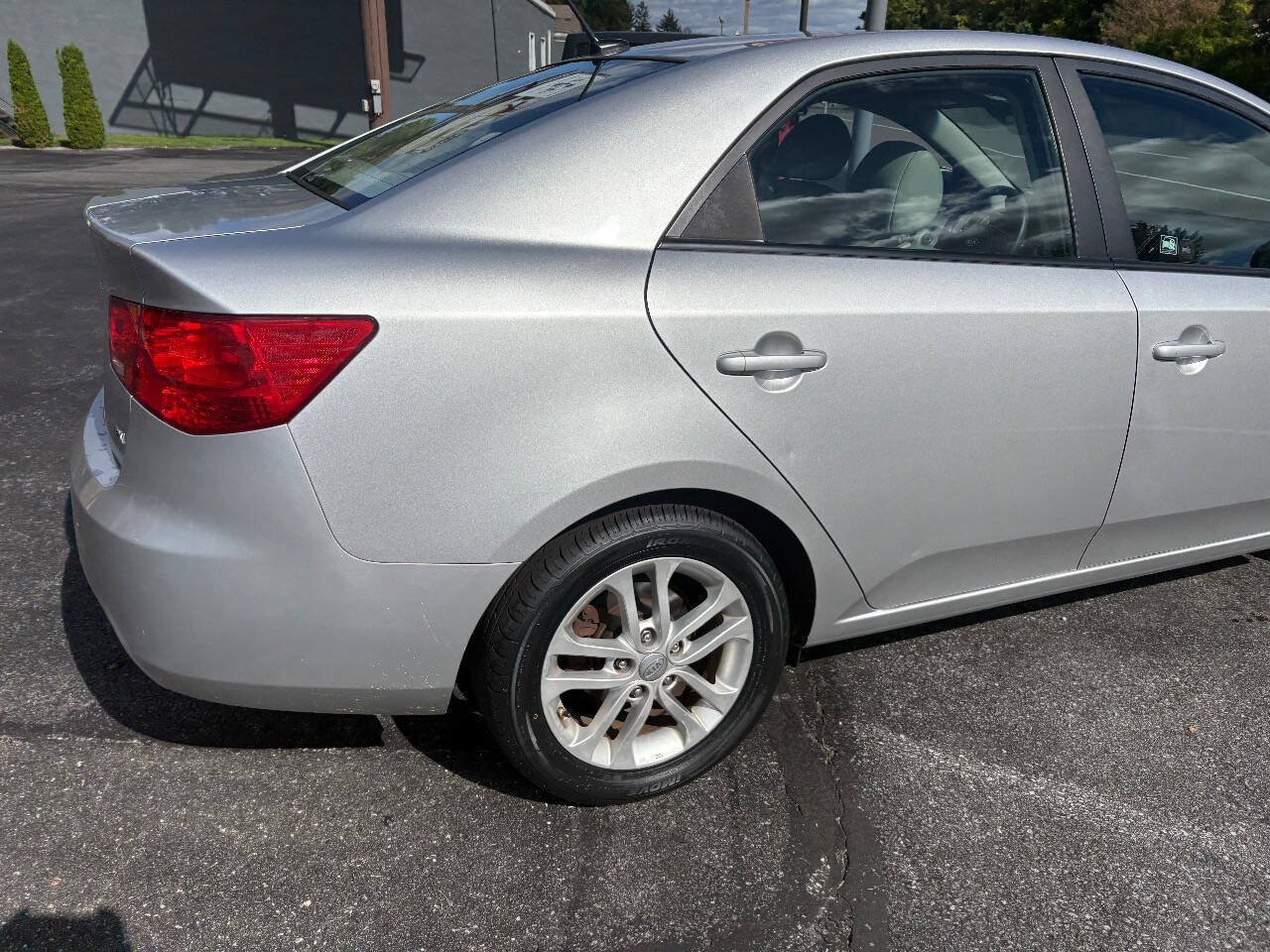 Used 2012 Kia Forte EX w/ Premium Pkg FWD image 3