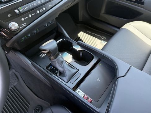 Used 2024 Lexus ES 250 w/ Premium Package AWD/4WD image 23