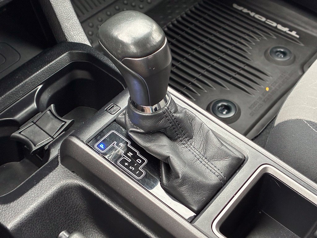Used 2020 Toyota Tacoma TRD Sport w/ Technology Package AWD/4WD image 26