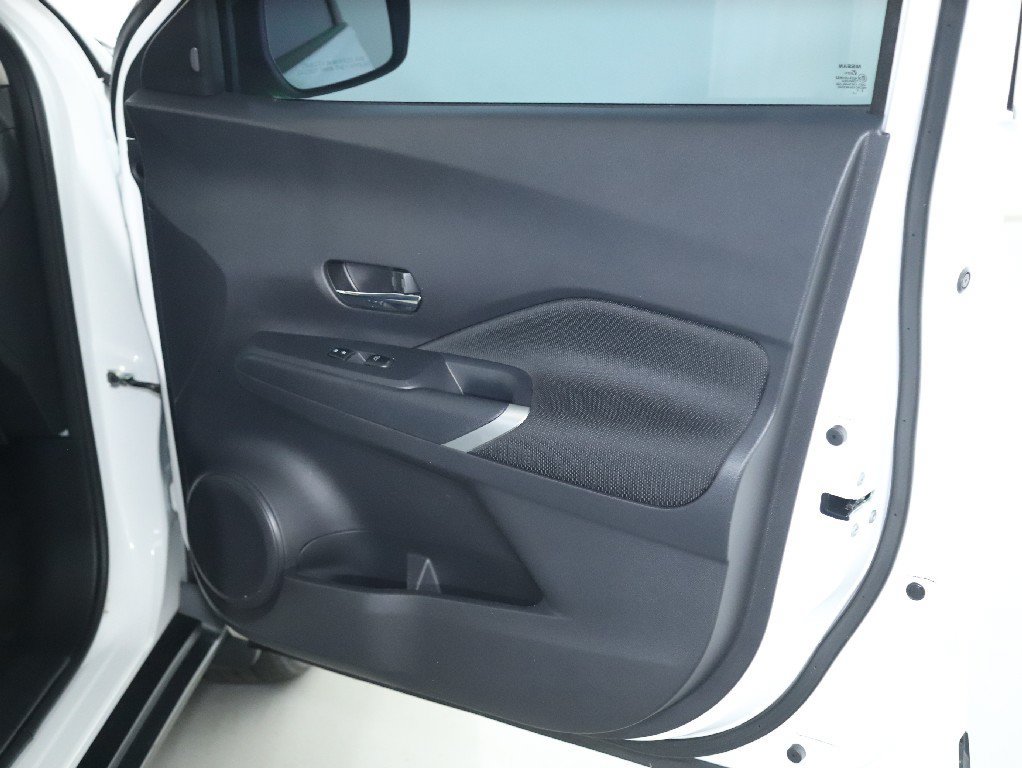 Certified 2023 Nissan Kicks SV FWD image 34
