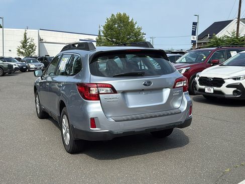 Used 2017 Subaru Outback 2.5i AWD/4WD image 7