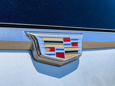 Certified 2020 Cadillac Escalade Luxury AWD/4WD image 4