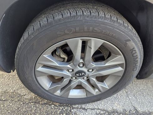 Used 2021 Kia Seltos LX AWD/4WD image 6