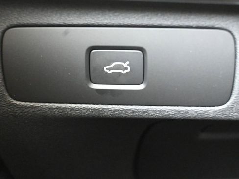 New 2026 Volvo XC90 B6 Plus w/ Protection Package Premier image 27