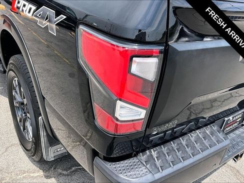 Used 2022 Nissan Titan PRO-4X w/ Pro-4x Convenience Package AWD/4WD image 23