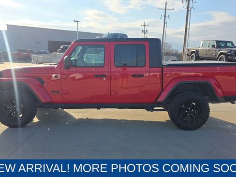 Used 2021 Jeep Gladiator Willys image 2