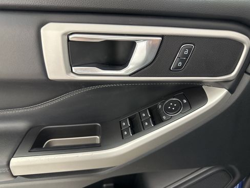 Certified 2021 Ford Explorer XLT w/ Equipment Group 202A image 11