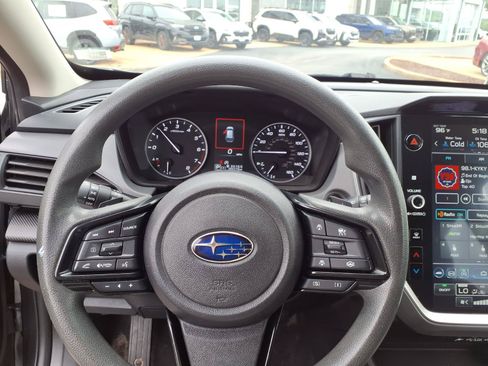 Used 2025 Subaru Crosstrek 2.5i Premium AWD/4WD image 9