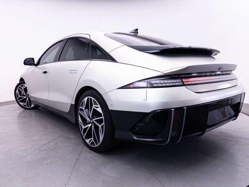 Used 2023 Hyundai Ioniq 6 Limited RWD image 2