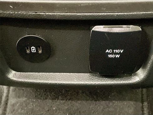 Used 2023 Ford Edge Titanium image 24