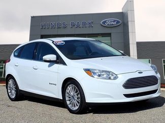 Used 2014 Ford Focus Electric Hatchback video 1