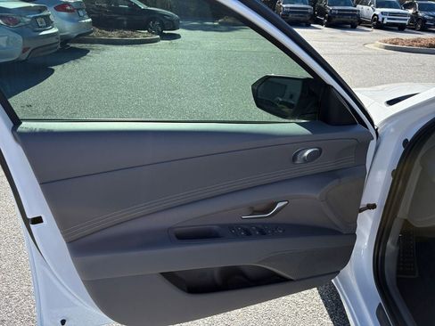 New 2025 Hyundai Elantra Sport image 13