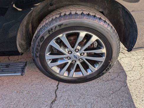 Used 2018 Ford Expedition Limited image 32