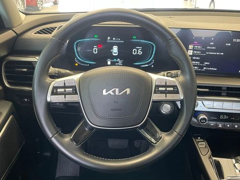 Used 2025 Kia Telluride S image 18
