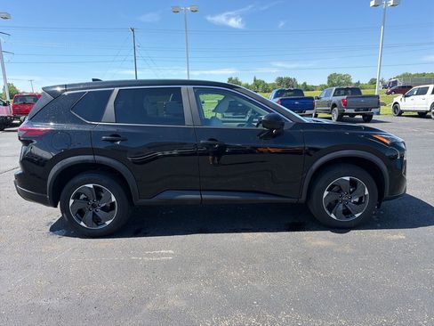 Used 2025 Nissan Rogue SV AWD/4WD image 6