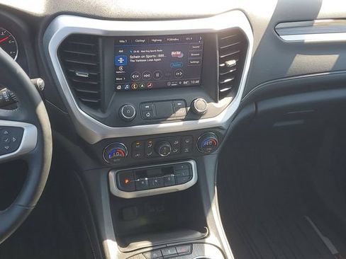 Used 2023 GMC Acadia SLT w/ Technology Package FWD image 14