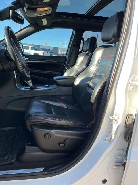 Used 2019 Jeep Grand Cherokee Trailhawk w/ Trailhawk Luxury Group AWD/4WD image 26