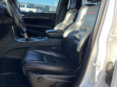Used 2019 Jeep Grand Cherokee Trailhawk w/ Trailhawk Luxury Group AWD/4WD image 26
