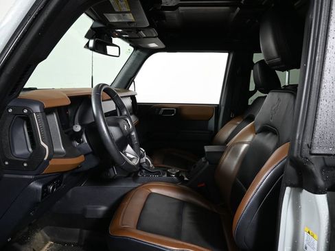 Used 2024 Ford Bronco Outer Banks image 3