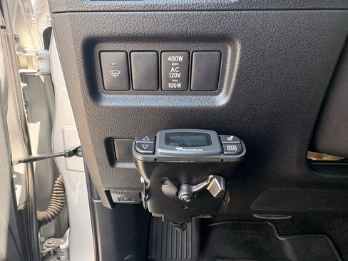 Used 2018 Toyota 4Runner TRD Off-Road Premium AWD/4WD image 18