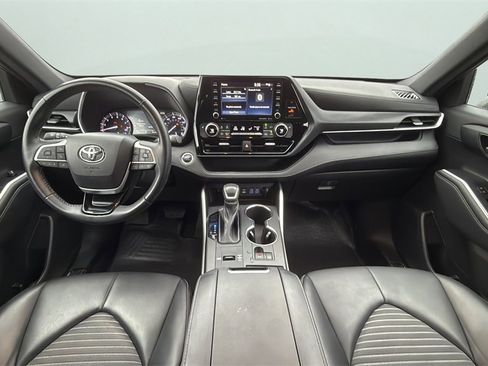 Used 2022 Toyota Highlander XSE image 19