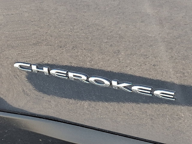 Used 2020 Jeep Cherokee Latitude Lux w/ Comfort/Convenience Group AWD/4WD image 29