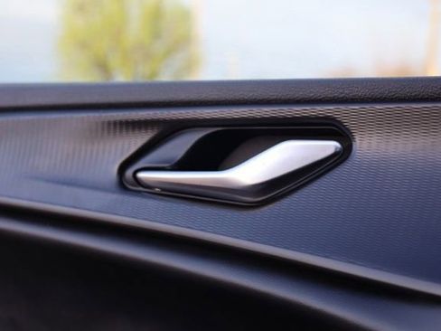 Used 2023 Jeep Grand Cherokee Laredo image 23