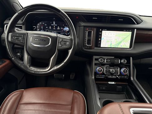 Used 2023 GMC Yukon XL Denali Ultimate AWD/4WD image 12