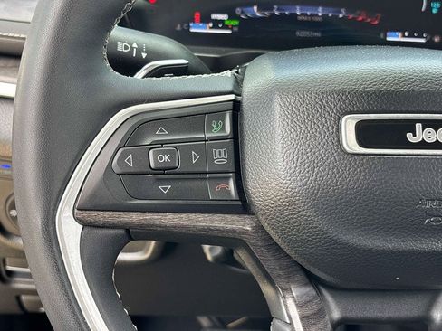 Used 2023 Jeep Grand Cherokee 4WD 4xe w/ Luxury Tech Group II image 18