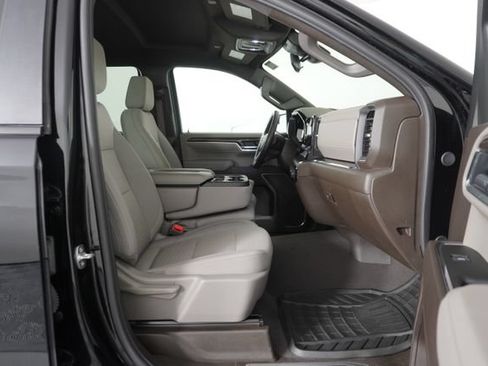 Used 2025 Chevrolet Silverado 1500 LT AWD/4WD image 6