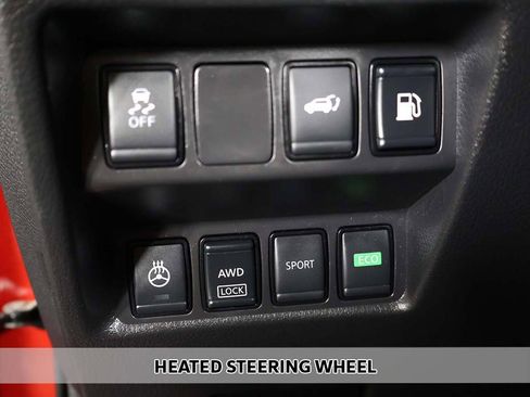 Used 2018 Nissan Rogue SV w/ Sun & Sound Touring Package image 9