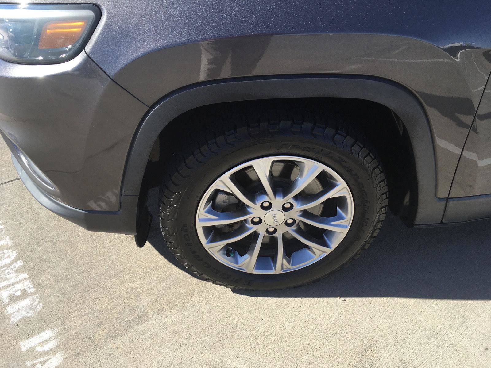 Used 2019 Jeep Cherokee Latitude Plus FWD image 13