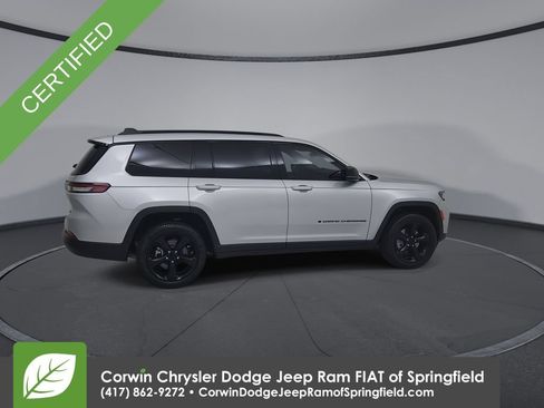 Used 2023 Jeep Grand Cherokee L Limited w/ Black Appearance Package AWD/4WD image 15