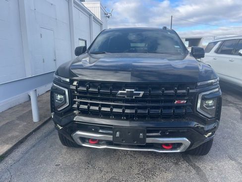 Certified 2025 Chevrolet Suburban Z71 w/ Comfort Package image 2