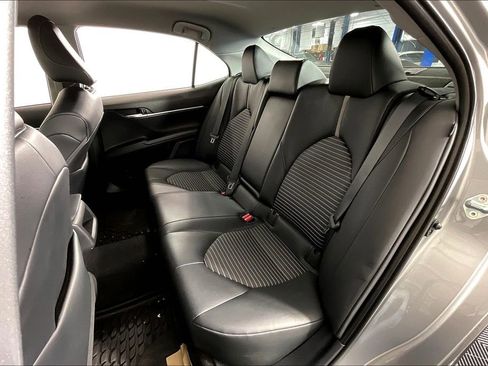 Used 2022 Toyota Camry SE image 34