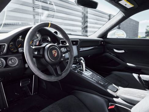 Used 2019 Porsche 911 GT3 RS RWD image 2