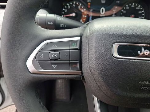 Used 2023 Jeep Compass Latitude image 20