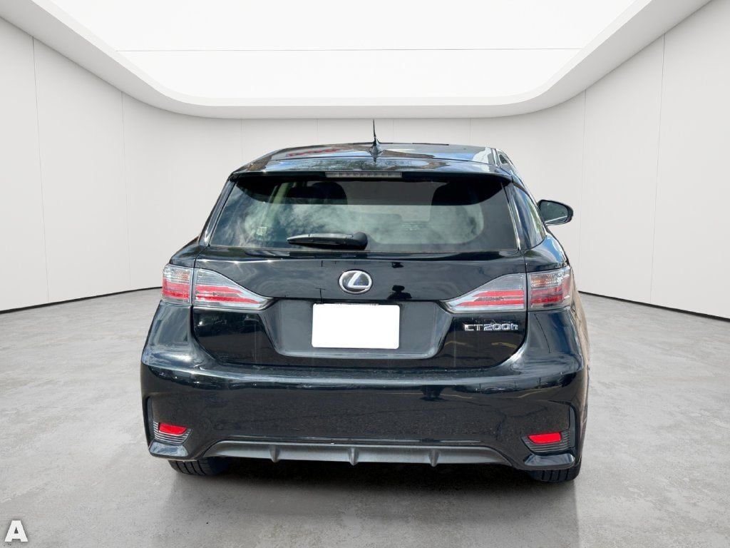 Used 2015 Lexus CT 200h FWD image 9