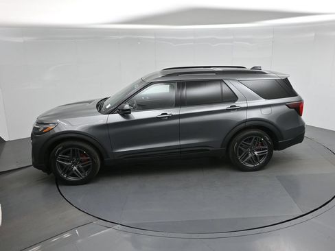 New 2026 Ford Explorer ST-Line w/ ST-Line Street Pack RWD image 42