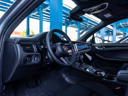 New 2026 Porsche Macan Turbo AWD/4WD image 4