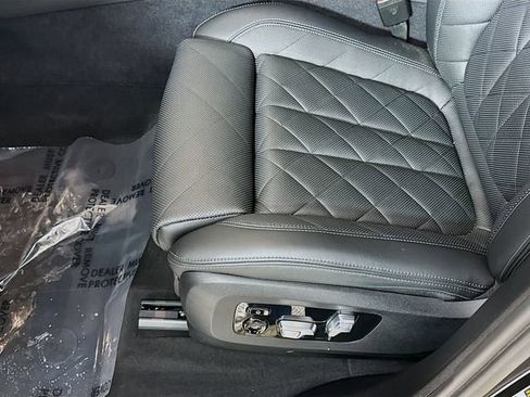 Used 2024 BMW X5 xDrive50e w/ M Sport Package image 19