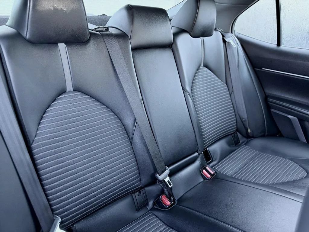 Used 2022 Toyota Camry SE FWD image 17