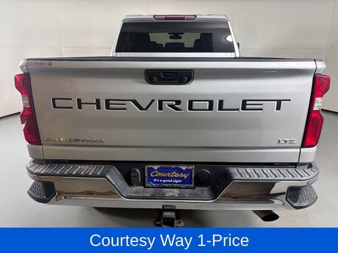 Certified 2022 Chevrolet Silverado 2500 LTZ w/ Z71 Off-Road Package AWD/4WD image 9