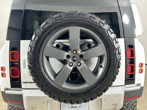 Used 2025 Land Rover Defender 110 S AWD/4WD image 40