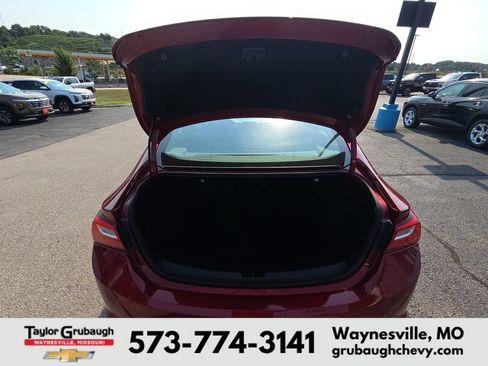 Used 2025 Chevrolet Malibu LT FWD image 31