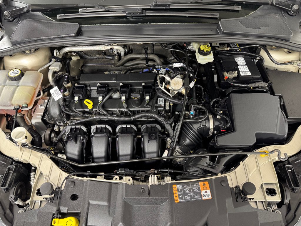 Used 2017 Ford Focus SEL w/ Cold Weather Package FWD image 22