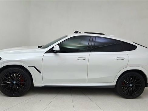Used 2023 BMW X6 xDrive40i w/ M Sport Package image 3